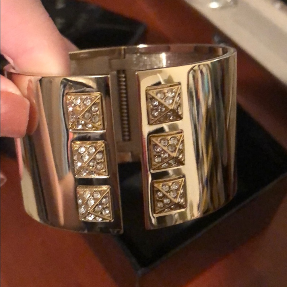 VICTORIA SECRET gold chunky bracelet